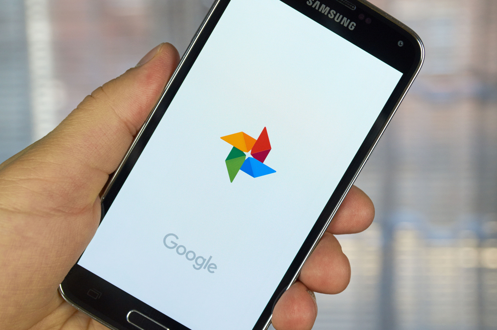 Google photos application on android smartphone