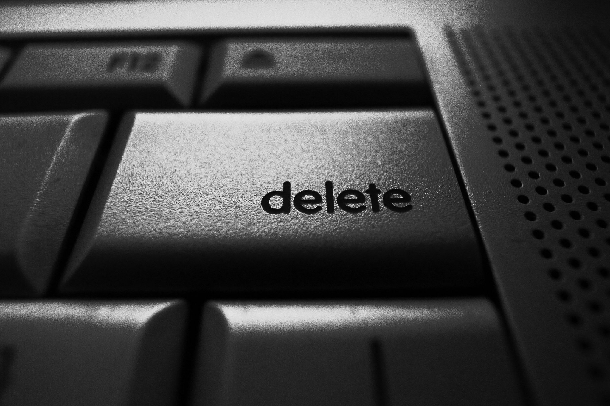 DELETE button on laptop.
