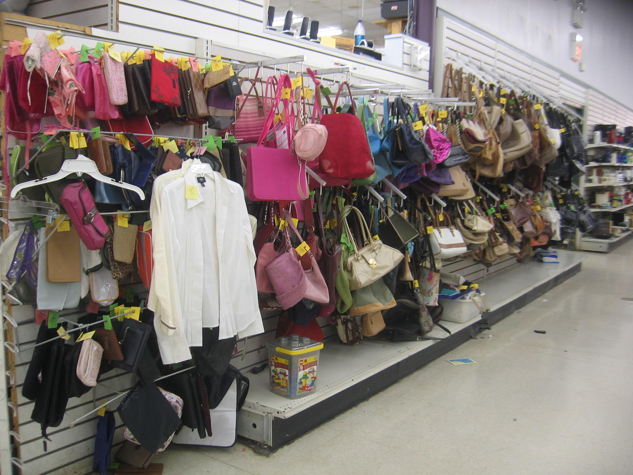 Unique Thrift Store, Joliet, IL