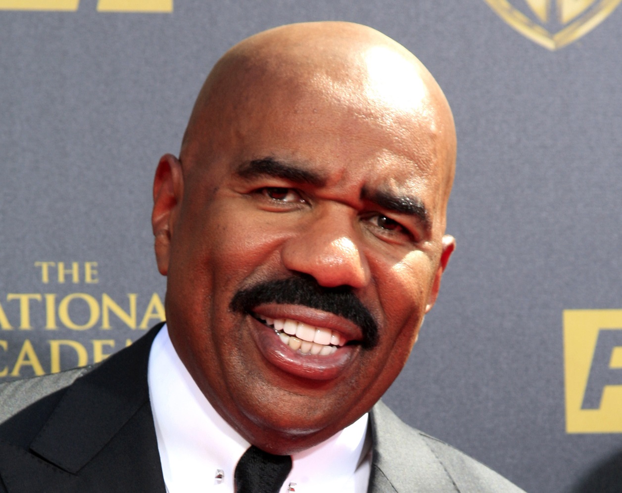 Steve Harvey at the 42nd Daytime Emmy Awards Gala - 2015