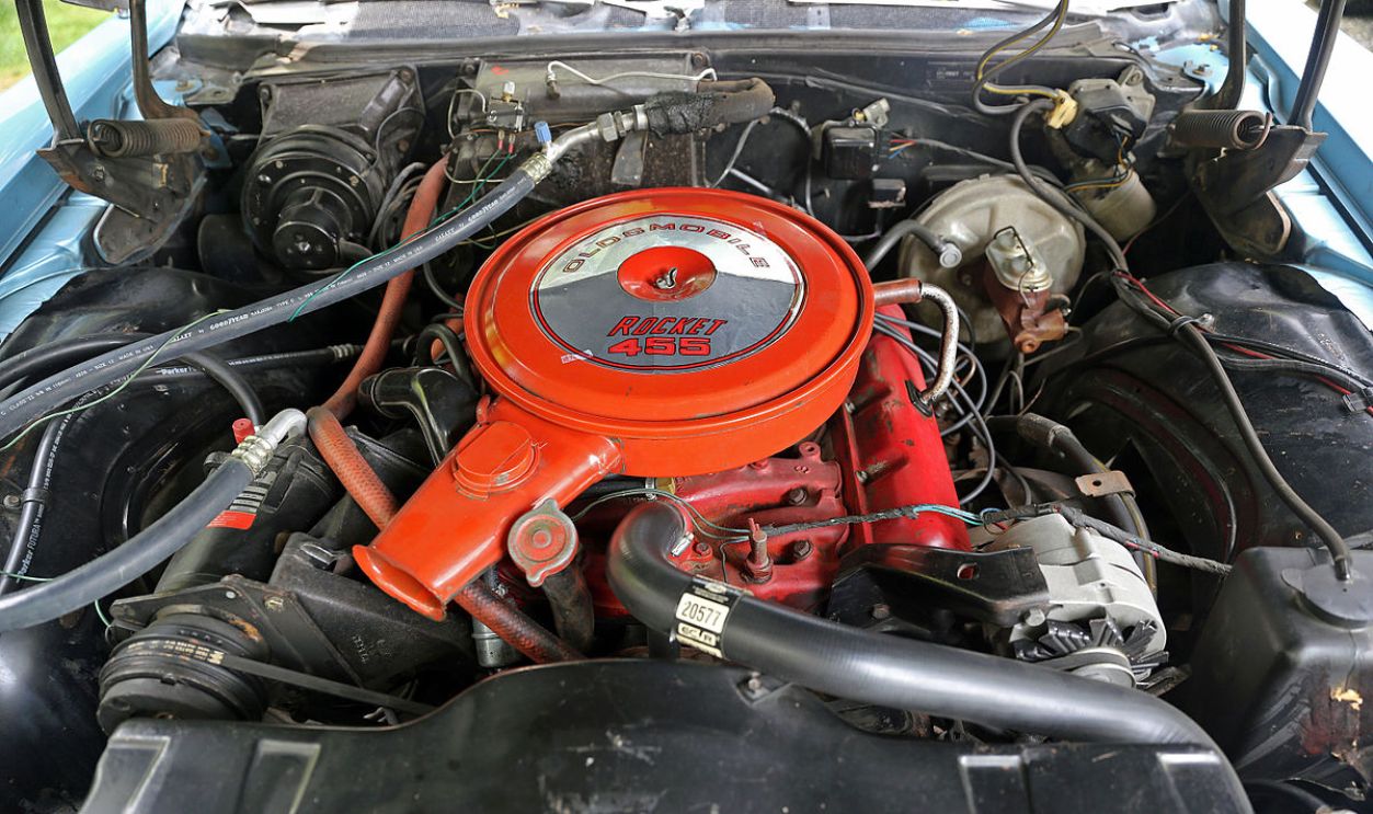 Oldsmobile Rocket 455 V8 engine