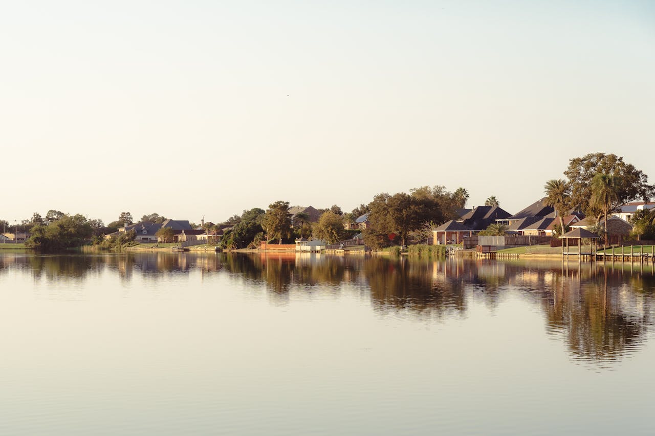 Serene Lakefront at Daylight in New Orleans