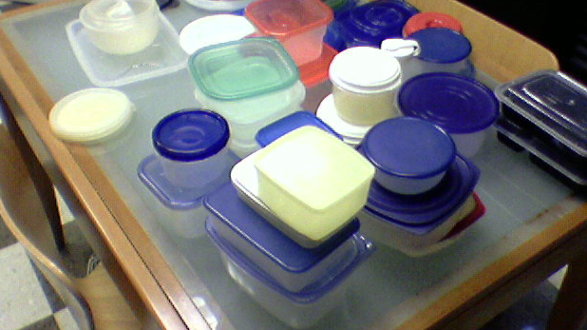 File:Lots of tupperware.jpg