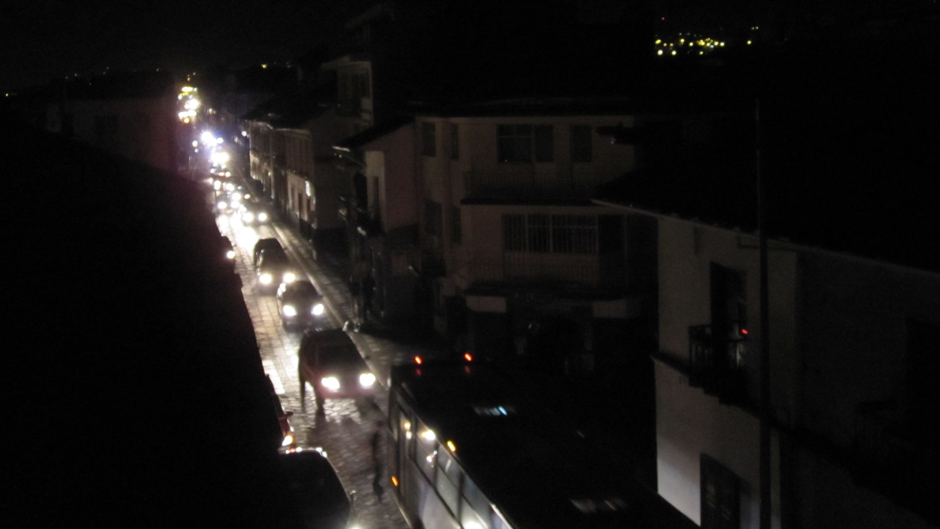 File:Calle Larga at night during power cut.jpg