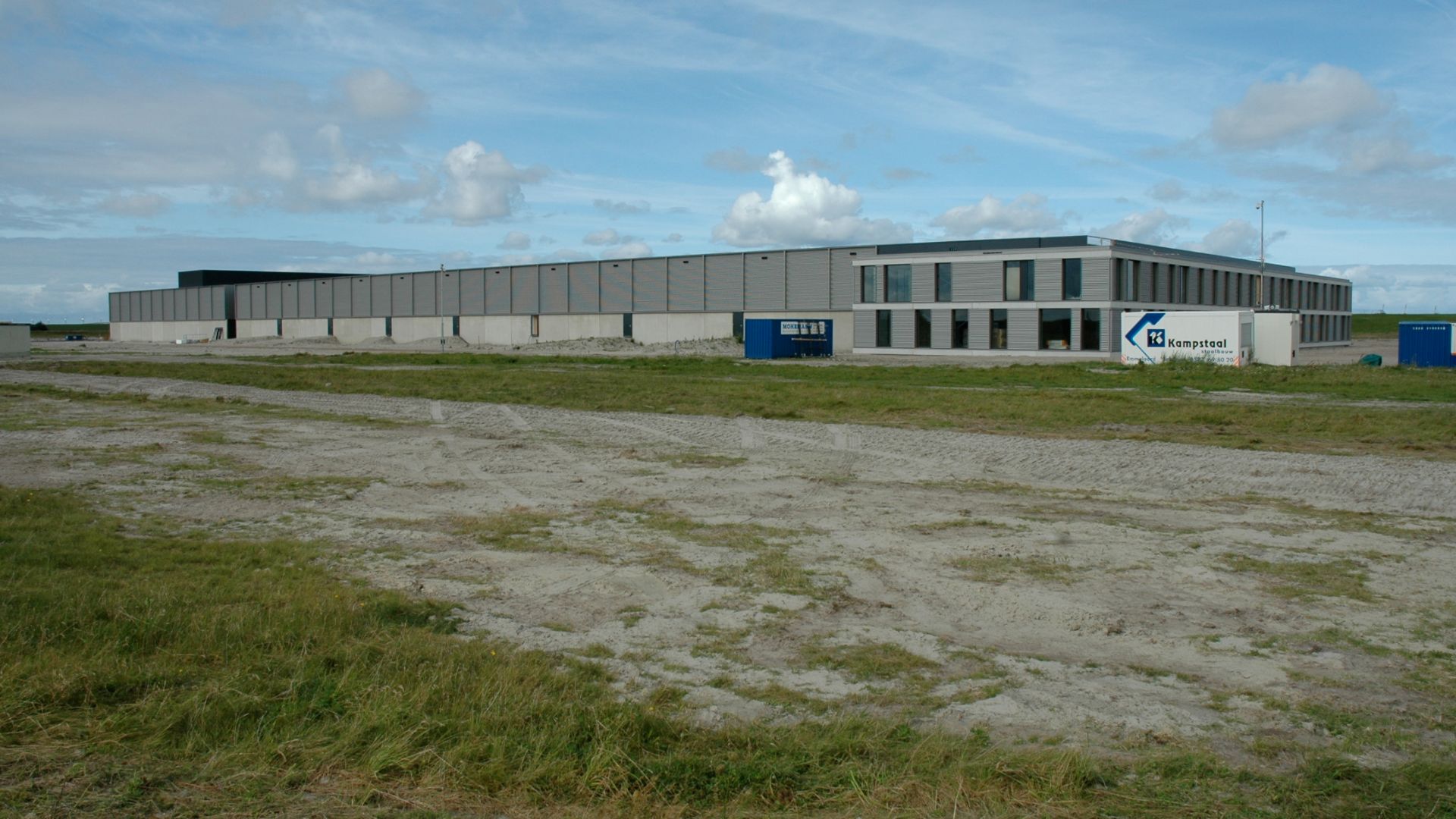 File:Google datacenter (2007) - panoramio - erwinboogert (2).jpg