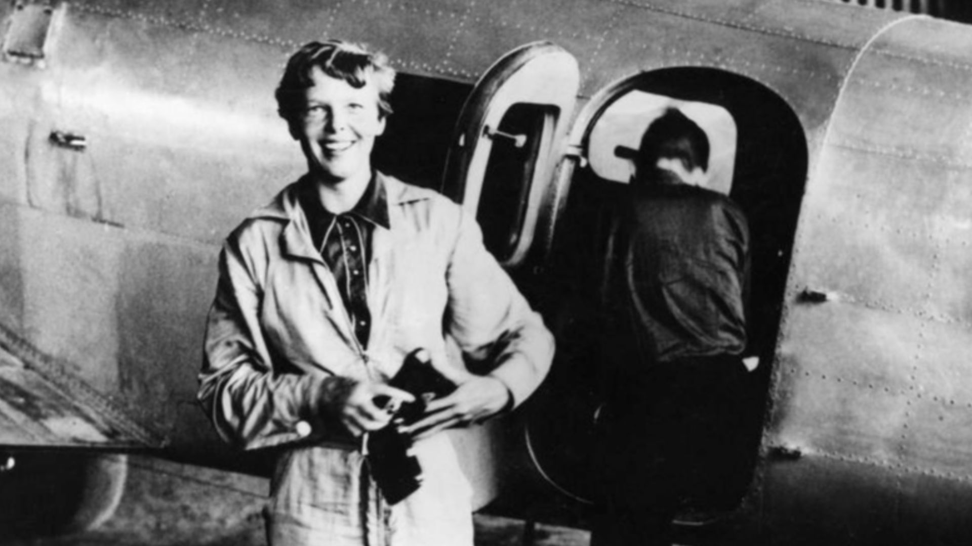 File:Amelia Earhart.jpg