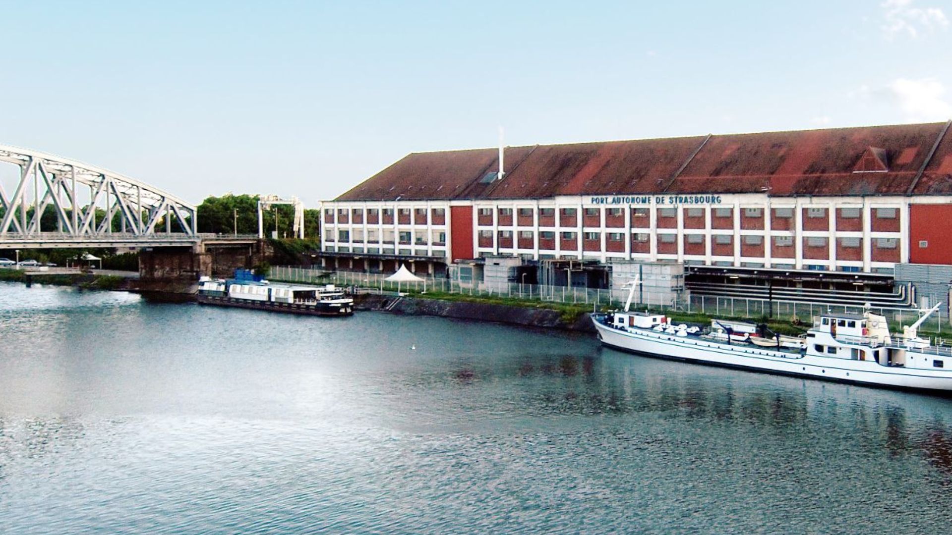 File:Magazin Vauban E.jpg