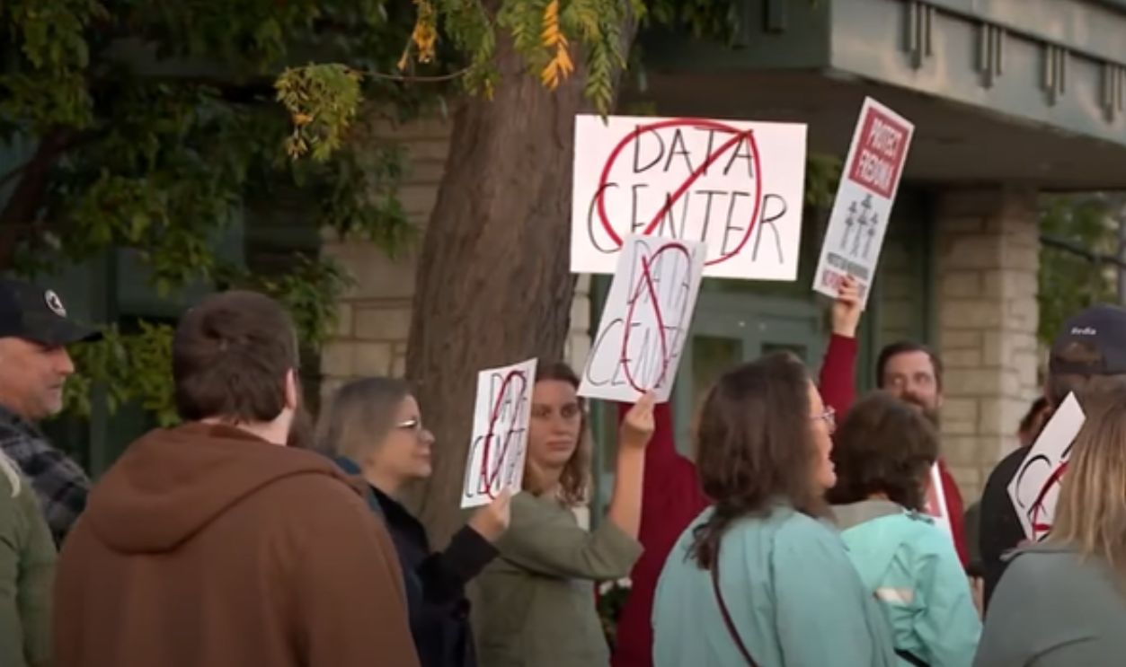 Cities Drawing the Line