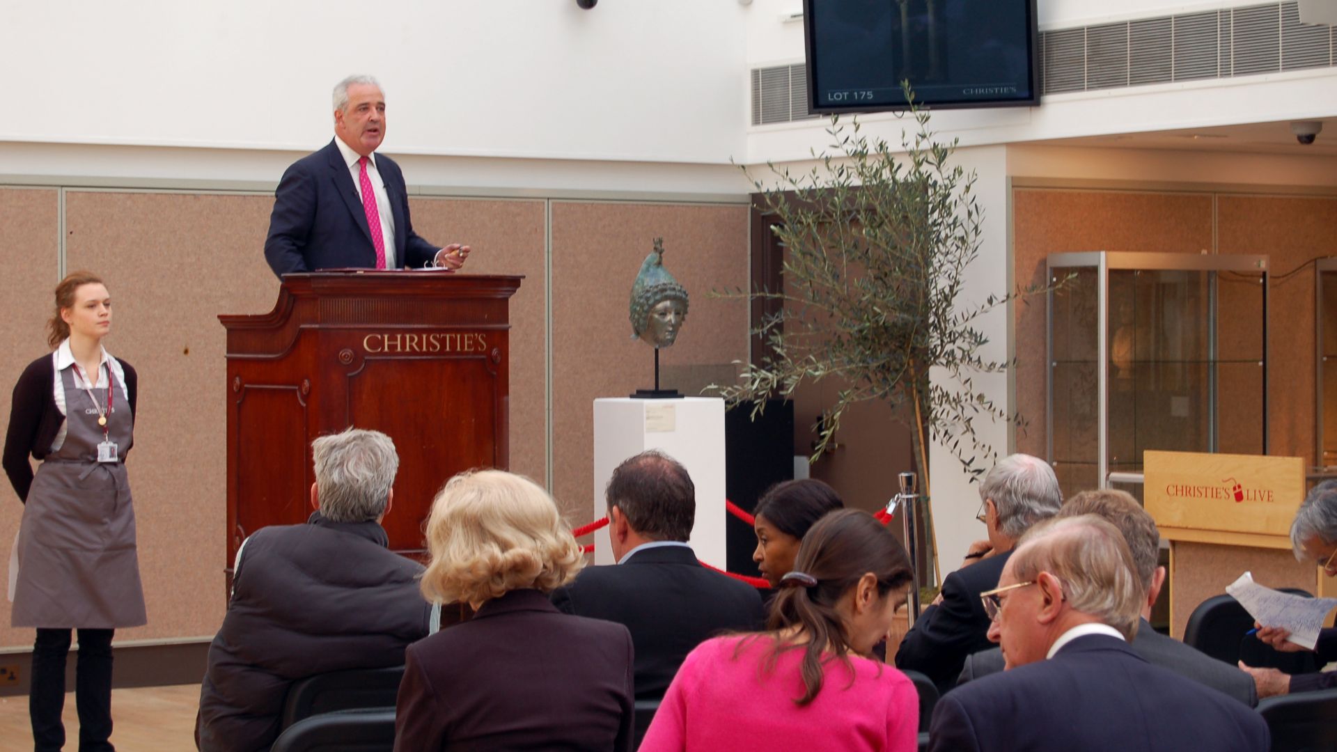 File:Crosby Garrett Helmet on auction at Christies.jpg