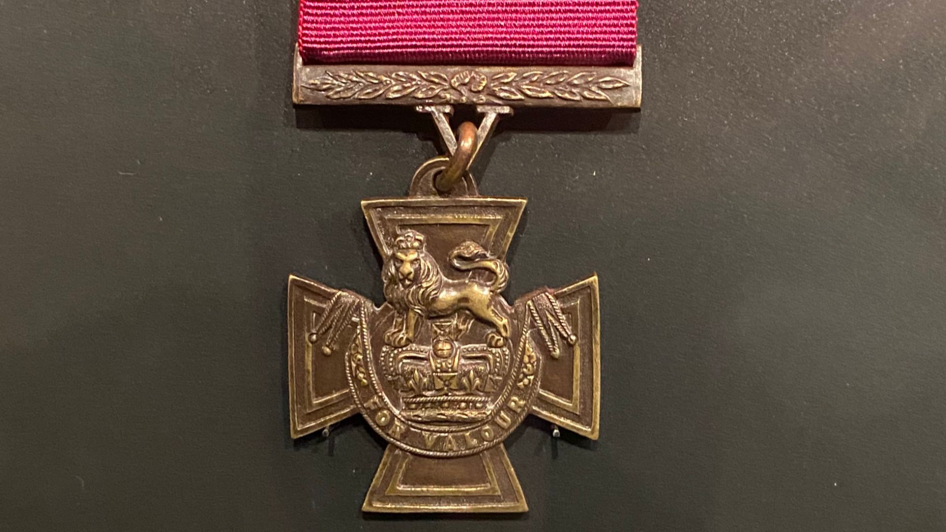 File:Alfred Knight‘s Victoria Cross.jpg