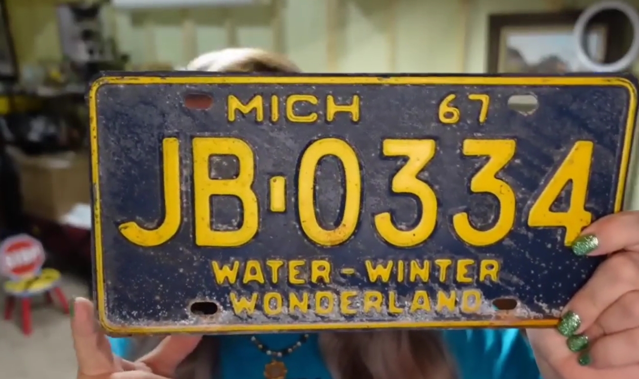 Special‑Issue Plates And Commemoratives