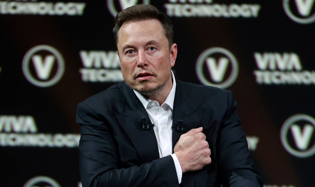 These Wealthy Personalities Made Fortunes—Then Figured Out How To Keep Them