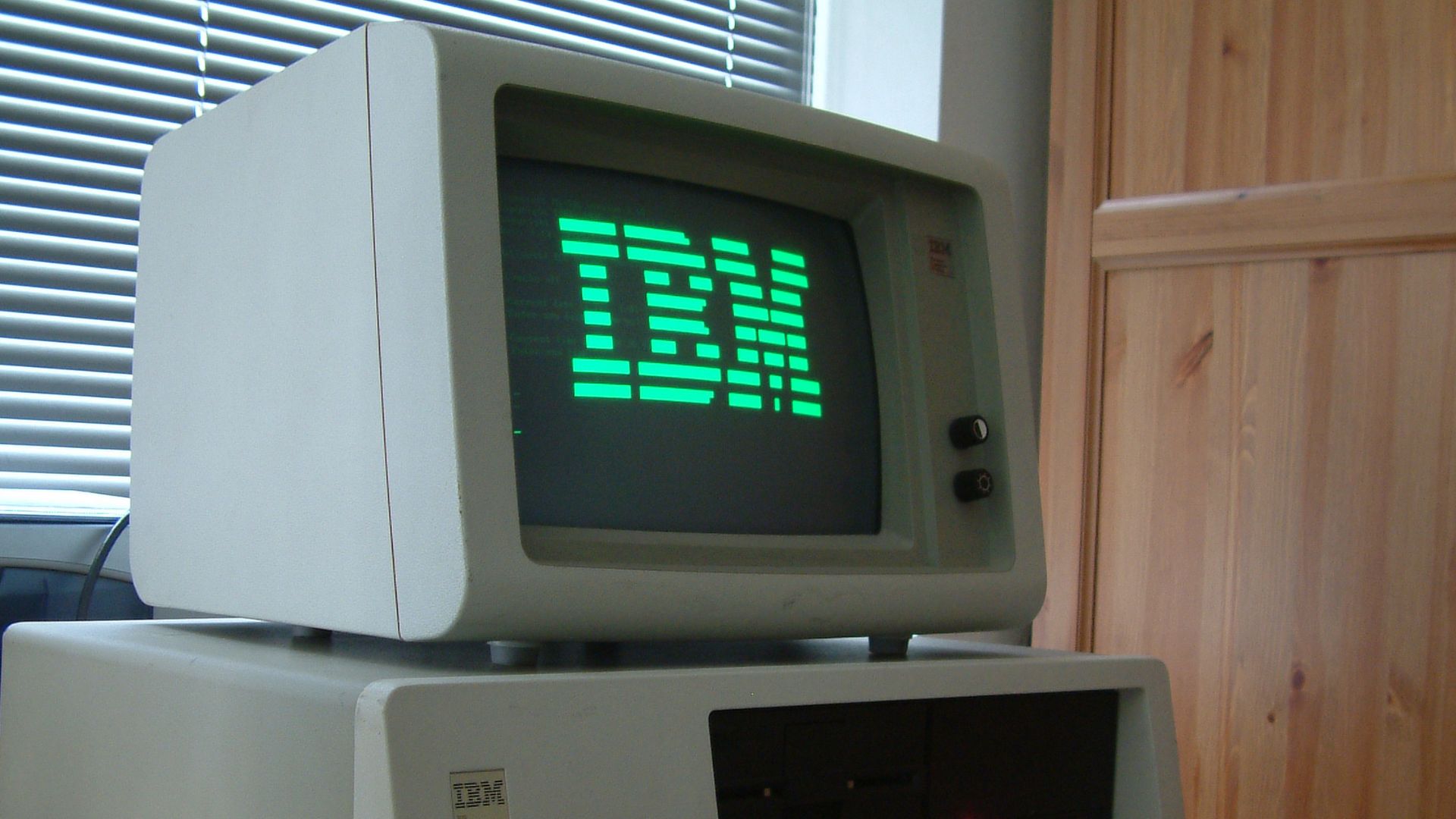 File:IBM PC XT color.jpg
