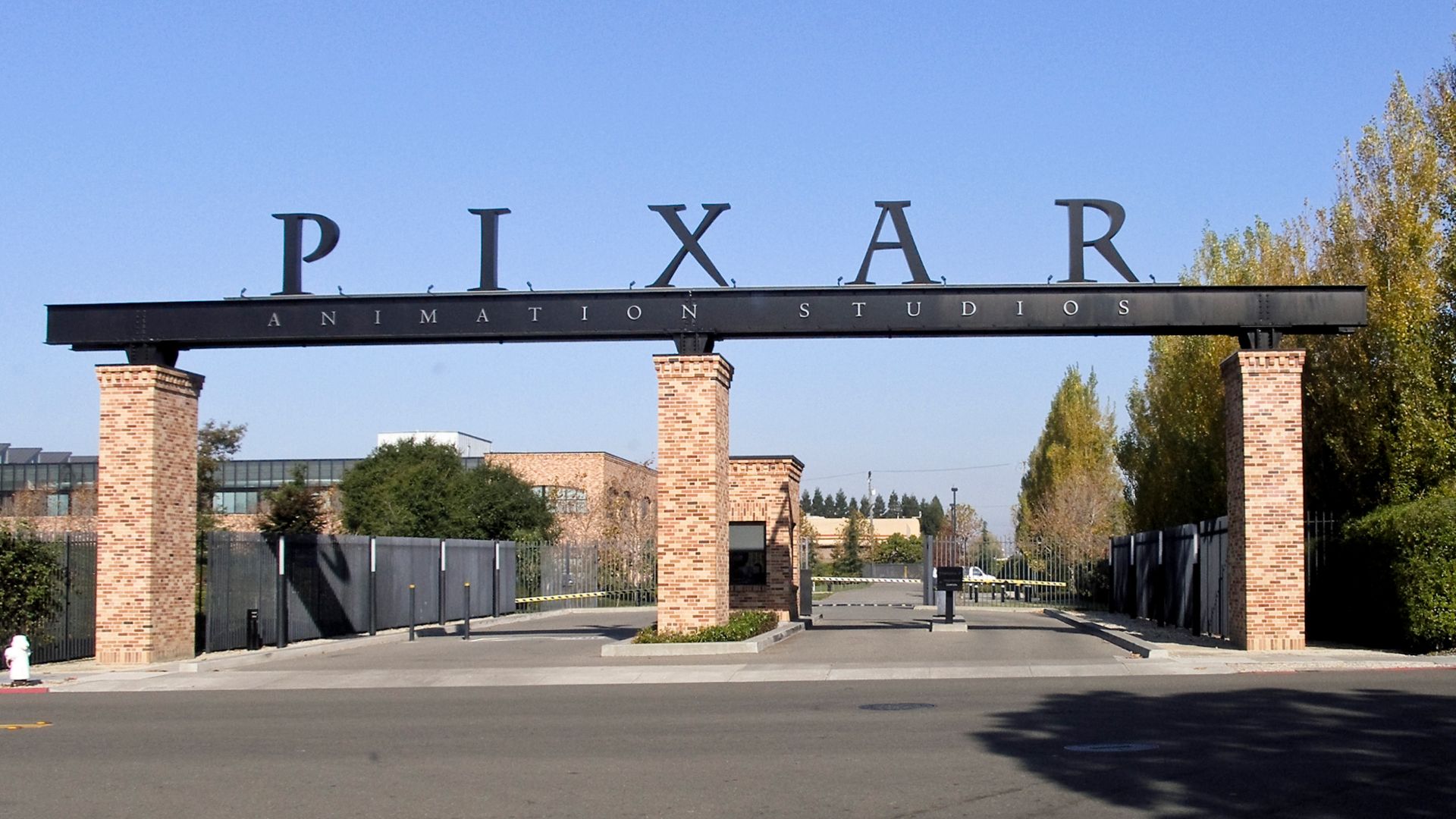 File:Pixaranimationstudios.jpg