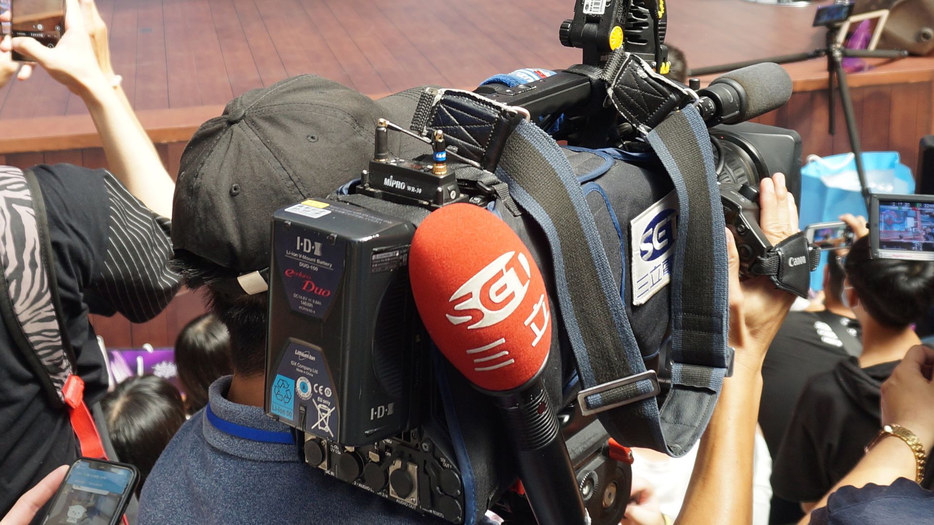 File:Panasonic P2HD camera of SET News 20200801b.jpg