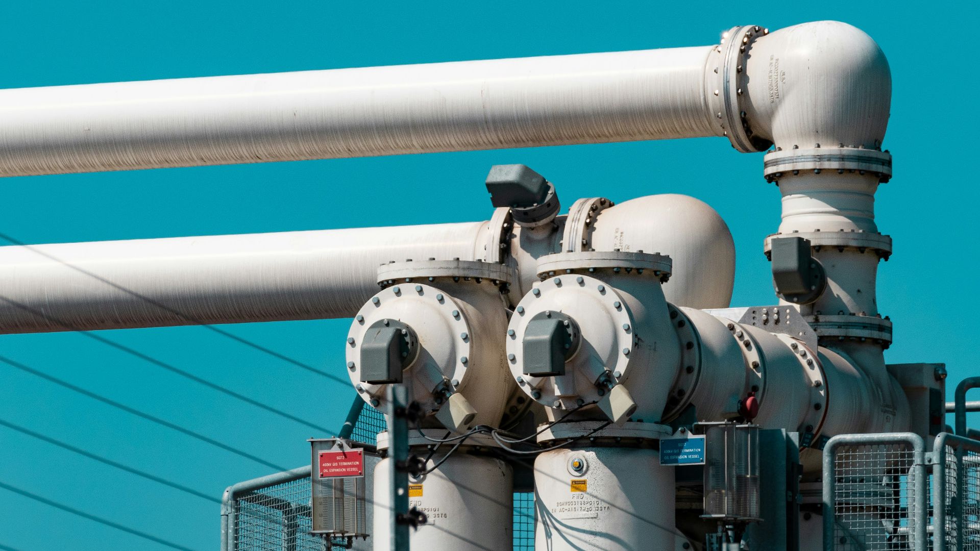 white and black industrial machine