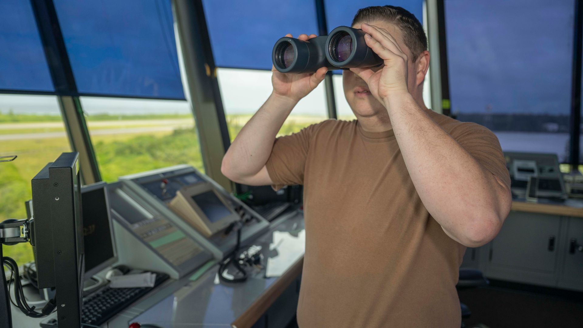 File:Air Traffic Controllers conduct Operations (8577857).jpg