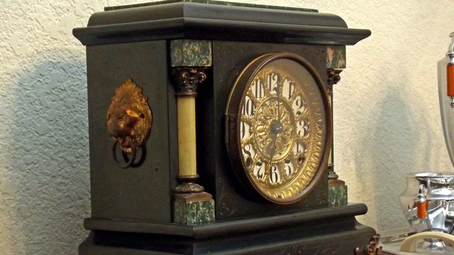 File:Seth Thomas Clock Company mantle clock 1880.jpg
