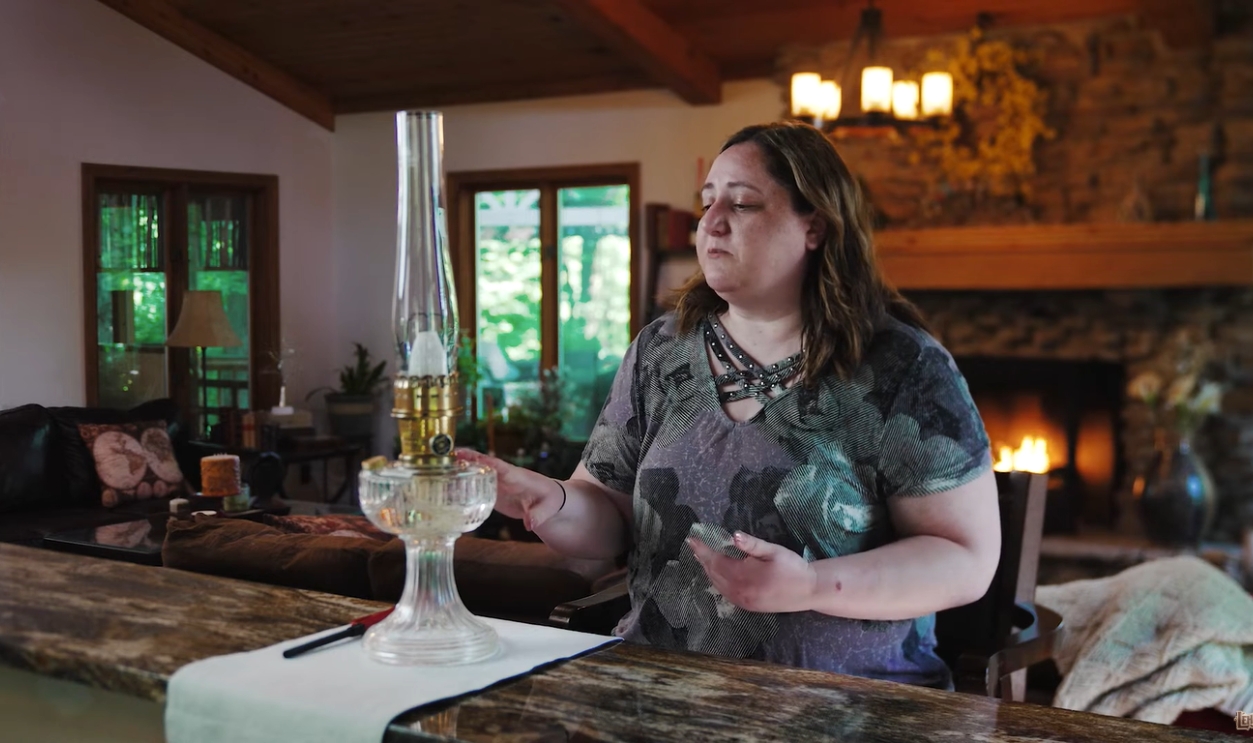 Aladdin Mantle Kerosene Lamp (1930s)