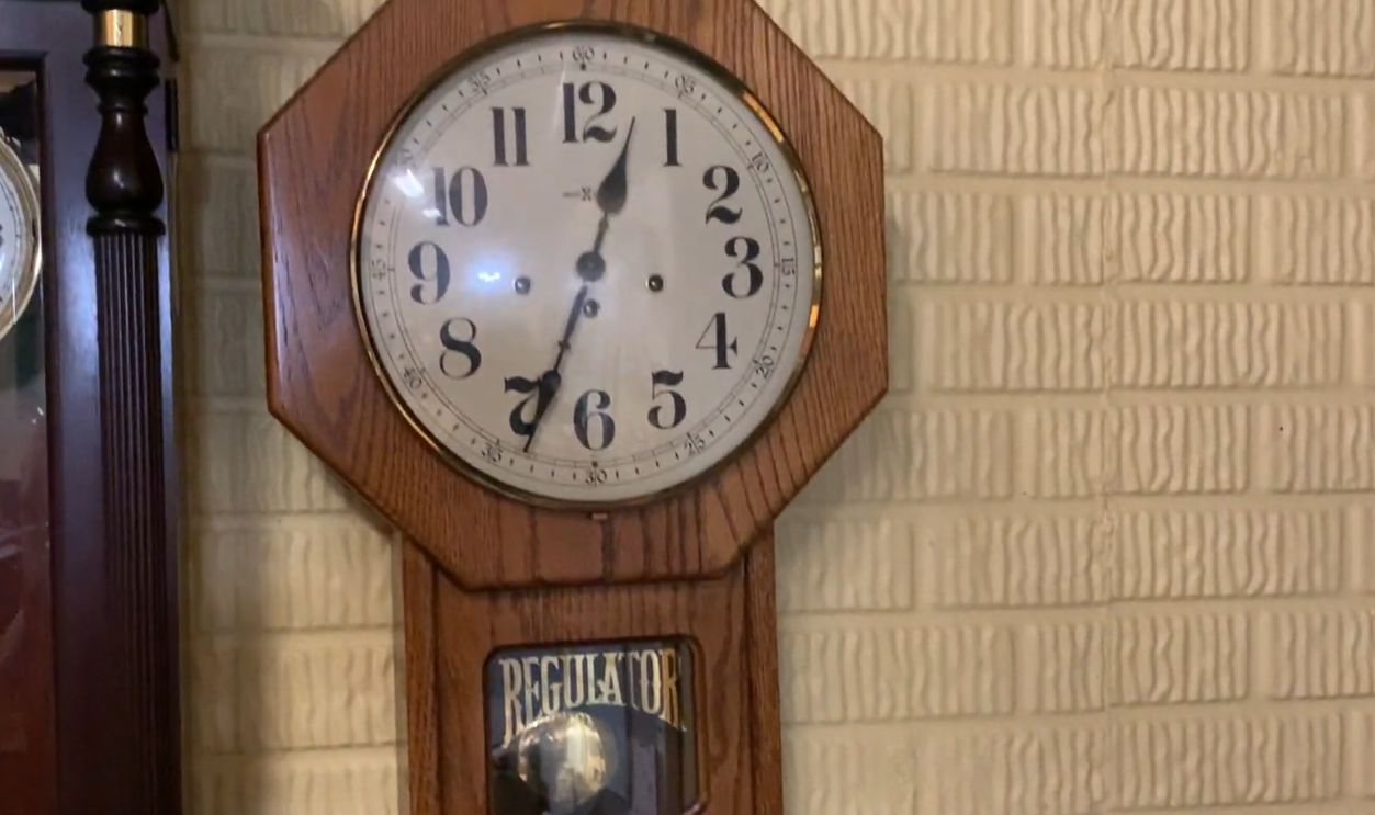 Wall Clock Regulator