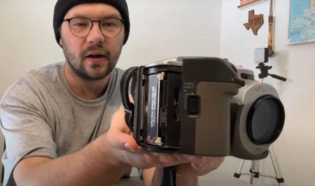 Canon Optura 100MC, DV With Photo Flair