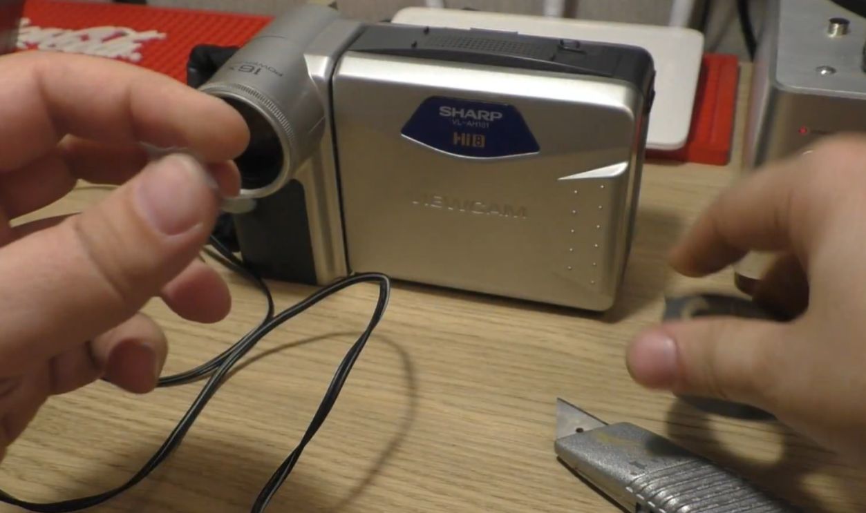 Sharp VL-AH131S (2002)