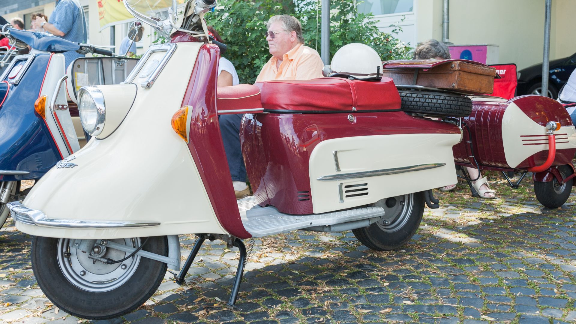File:2007-07-15 Motorroller Heinkel Tourist 103 A2 mit Anhänger IMG 3087.jpg