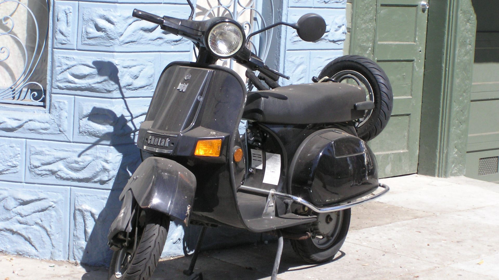 File:Bajaj chetak scooter 01.jpg