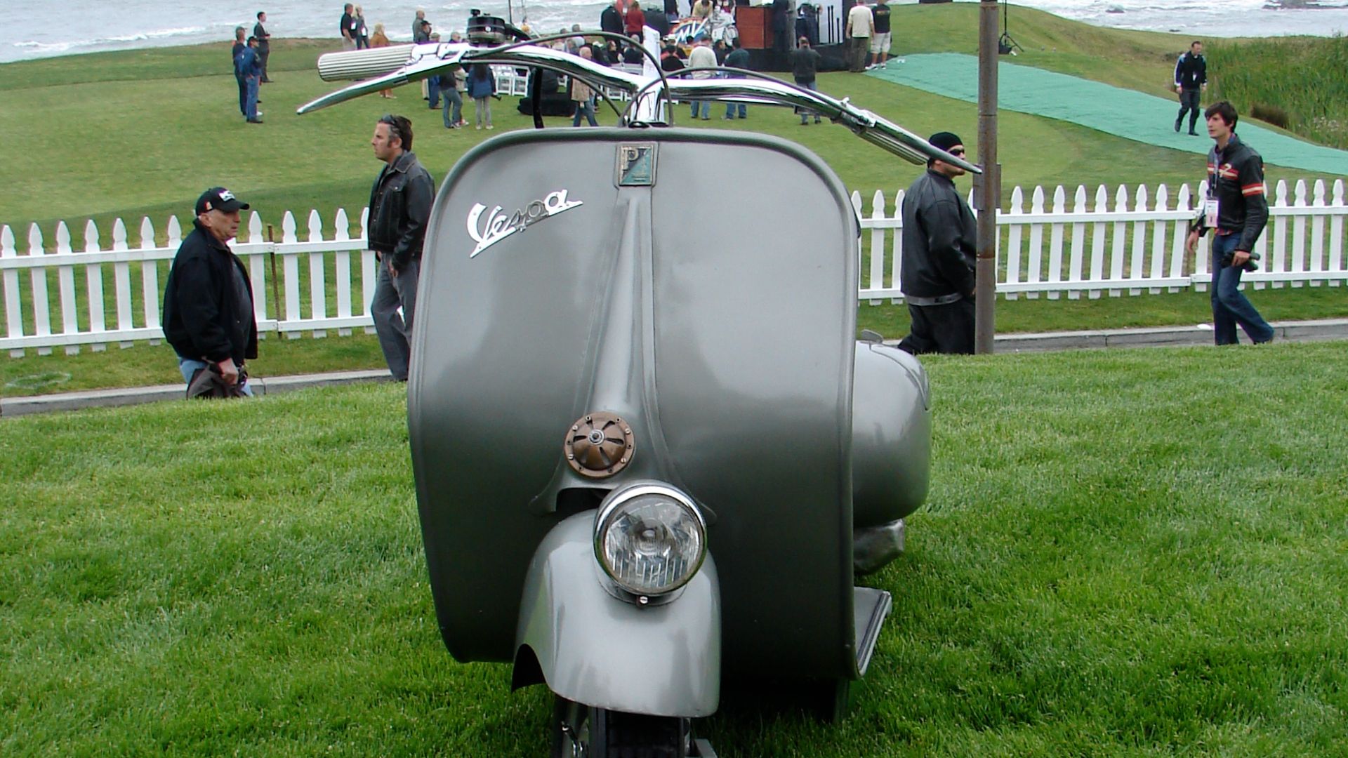 File:1947 Vespa 98 100cc.jpg