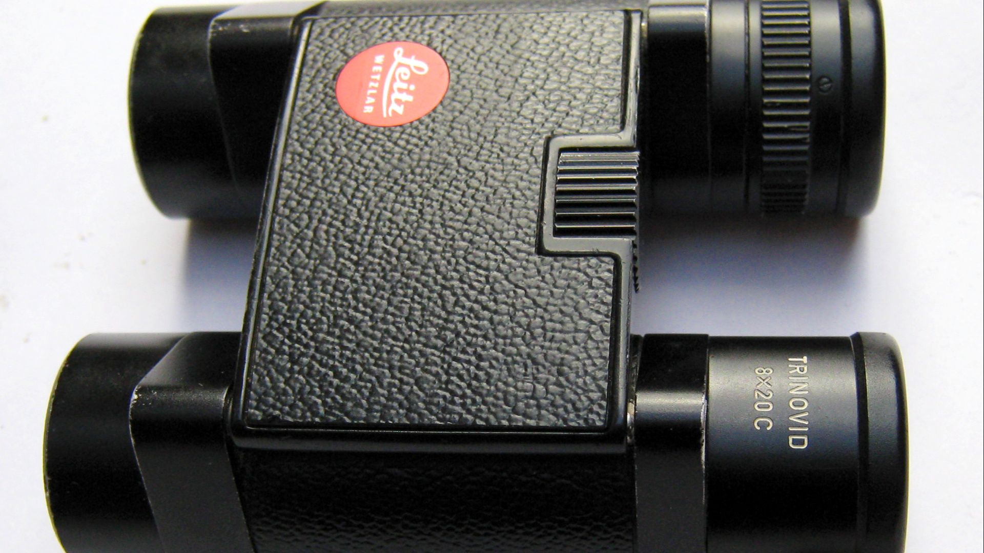 File:Leitz Trinovid 8x20 compact binoculars 1.jpg