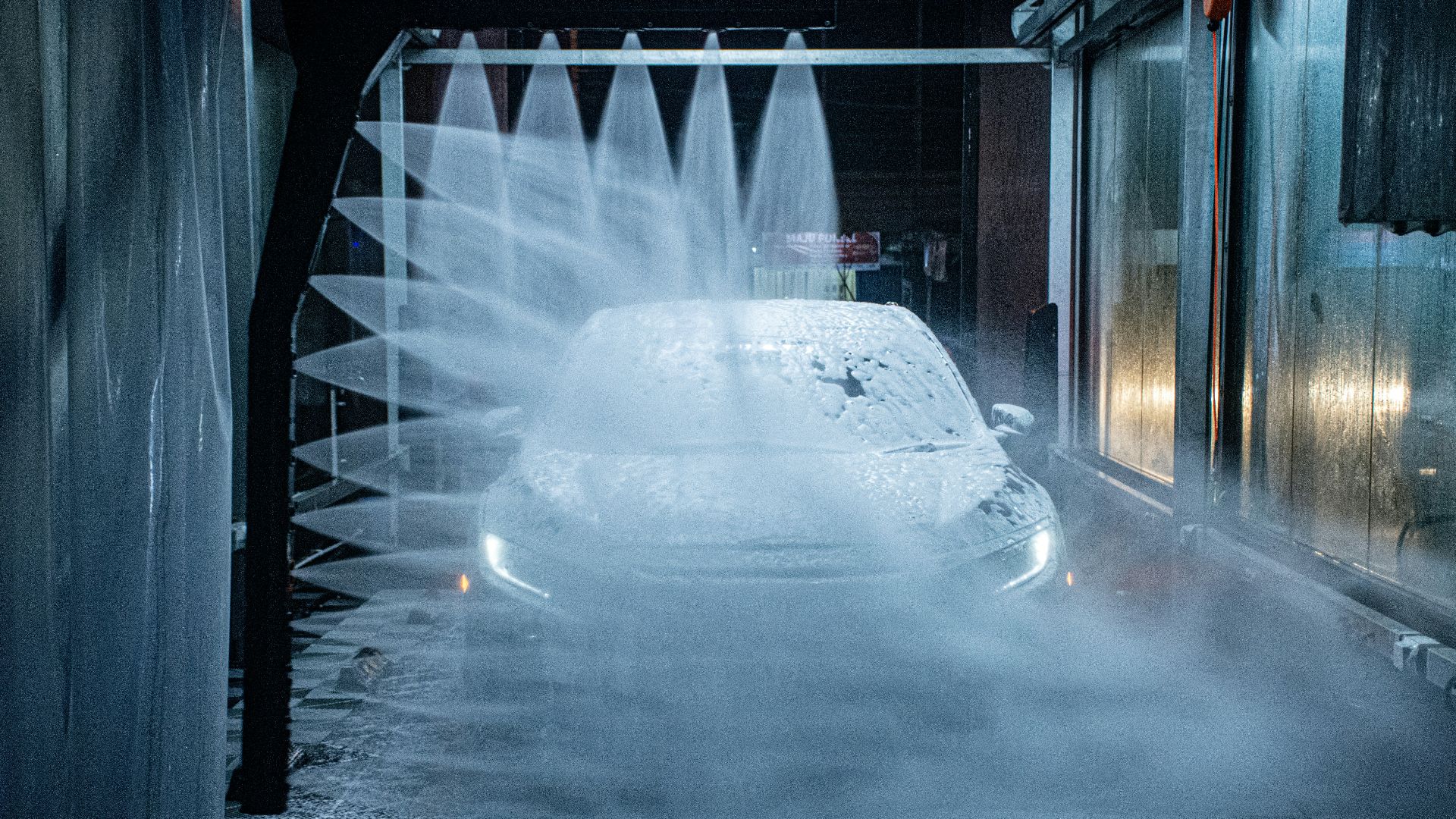 water fountain in the middle of the road