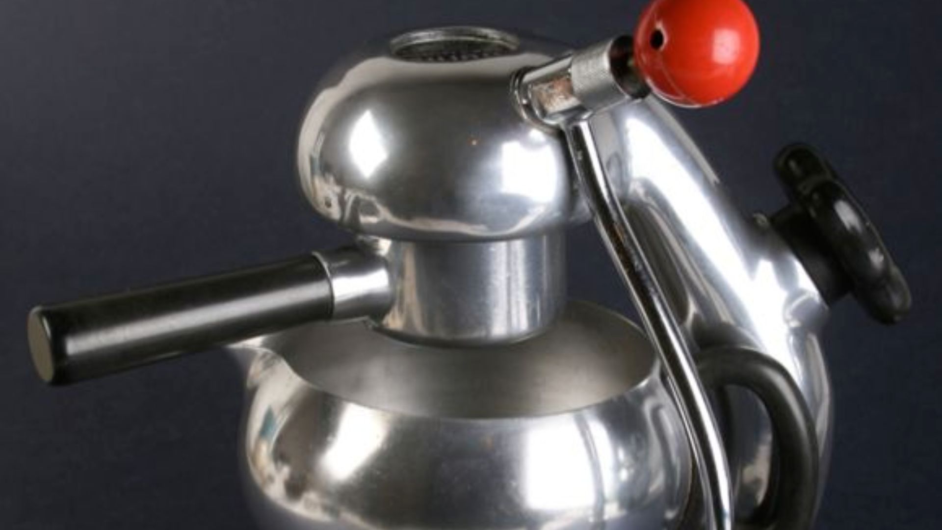 File:Sassoon UK Manufactured Atomic Coffee Maker.jpg