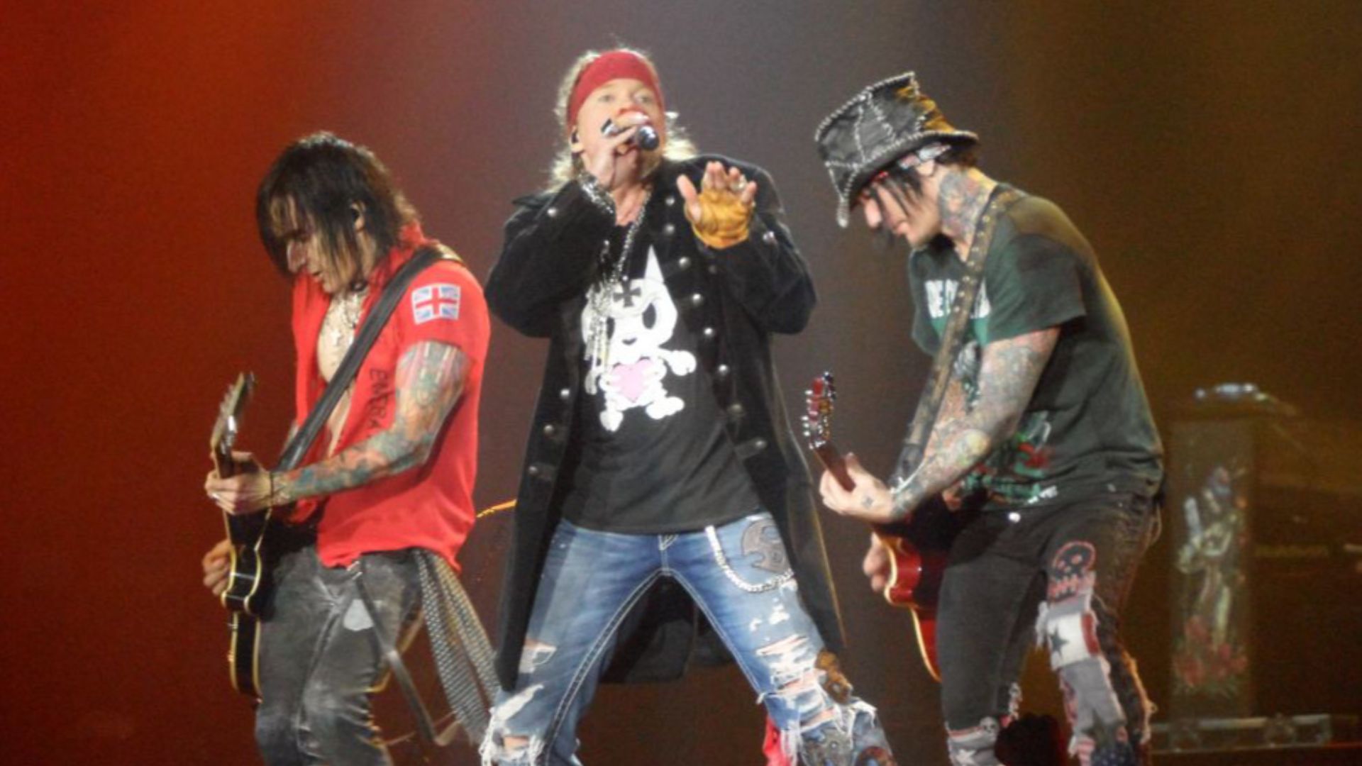 File:Guns n Roses Nottingham 2012.JPG