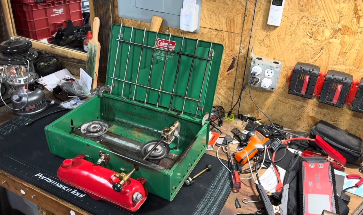Coleman Model 425 Stove (1950s)