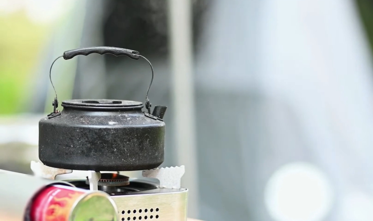 Globe Trotter Aluminum Camp Kettle (1930s)