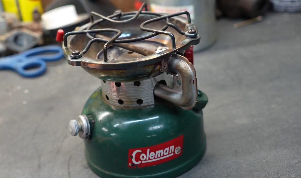 Coleman Model 502 Single Burner Stove (1960s)