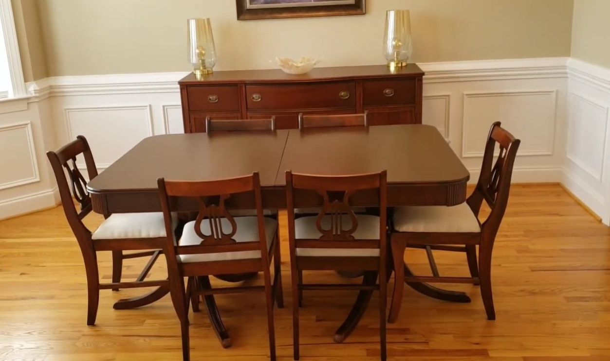 Chippendale Dining Set
