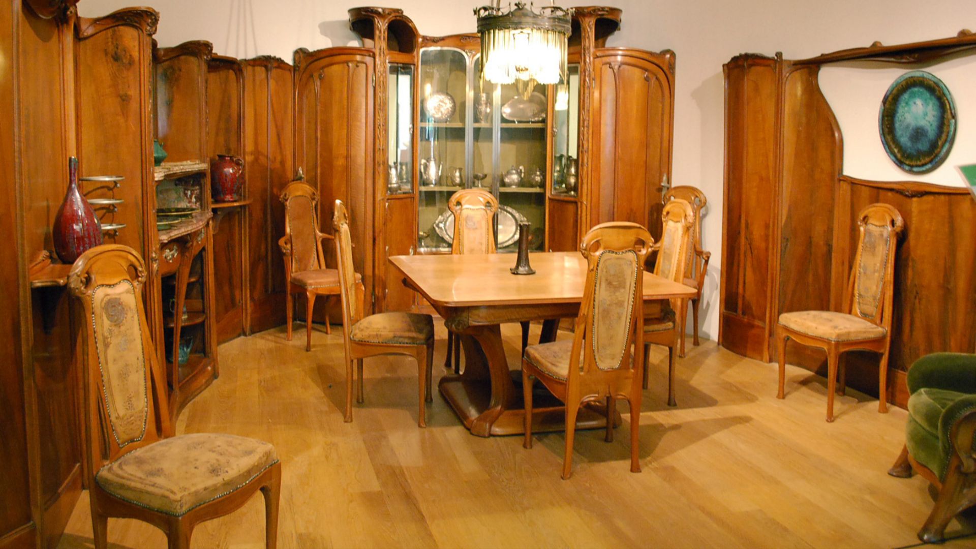 File:La salle à manger de l'hôtel Guimard.jpg