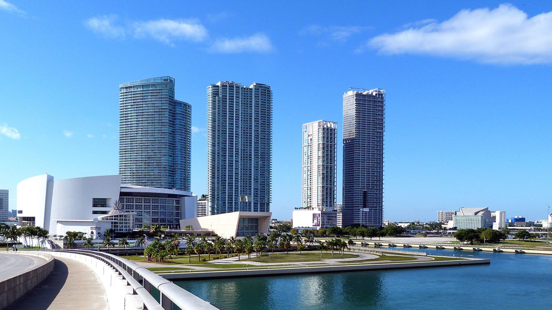File:Miami Skyline 09.jpg