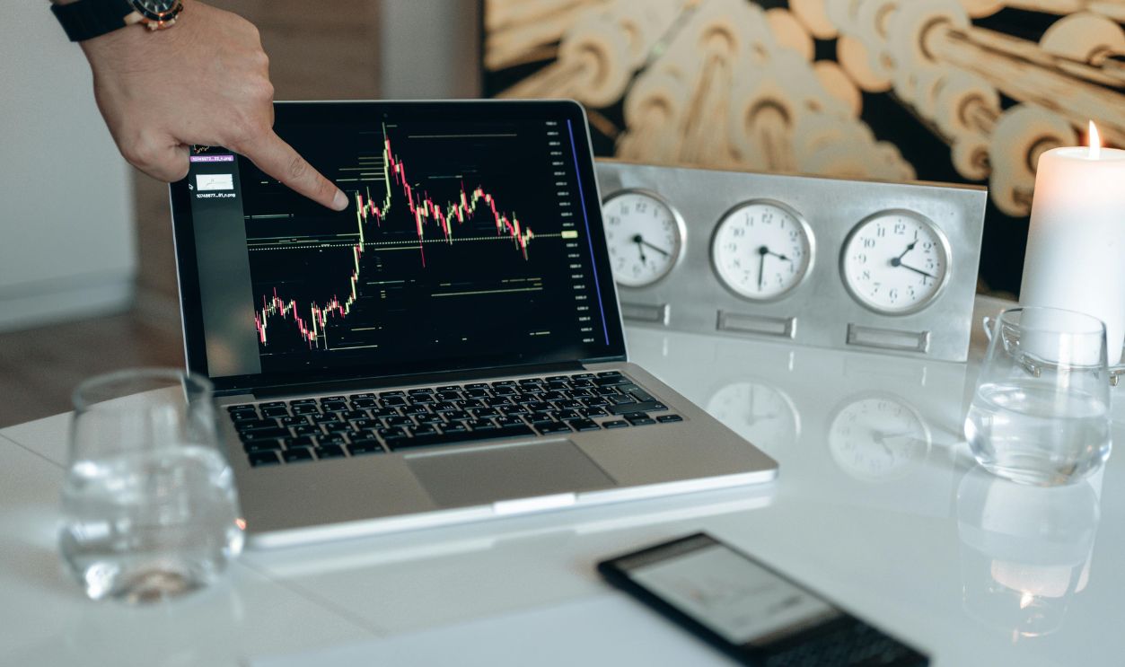 Bearish Chart Patterns Emerge