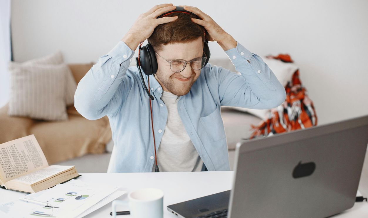 Retail Sentiment Sours