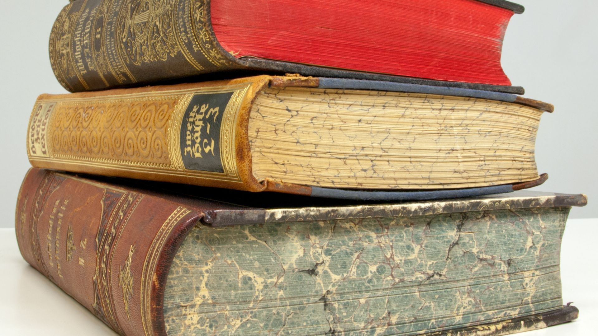 File:Old Books 01.JPG