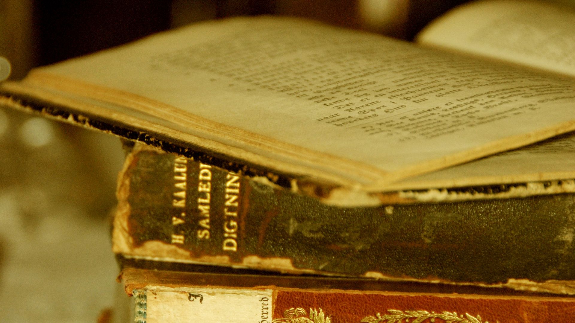 File:Old books - Stories From The Past.jpg