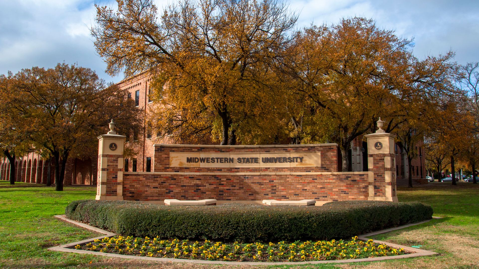 File:Midwestern State University Entrance Sign.jpg