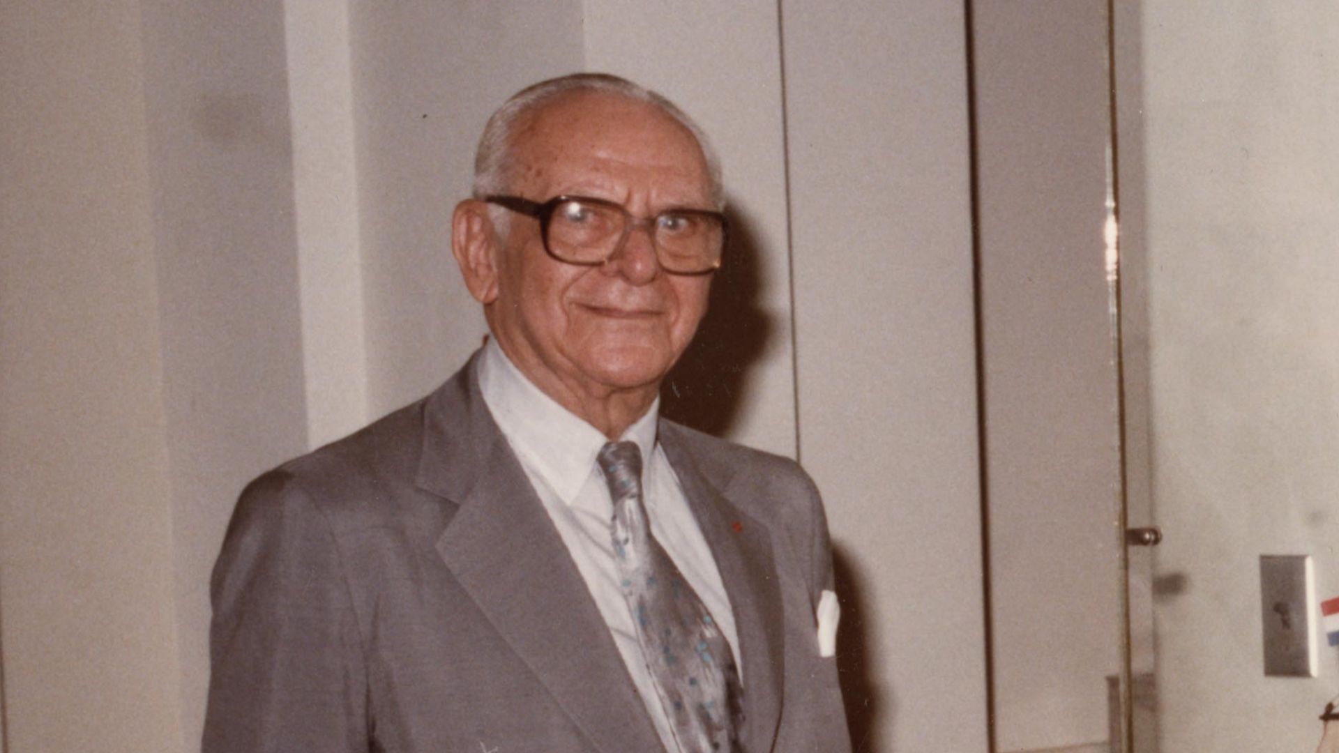 File:Armand Hammer 82-119(2) (9070783030).jpg