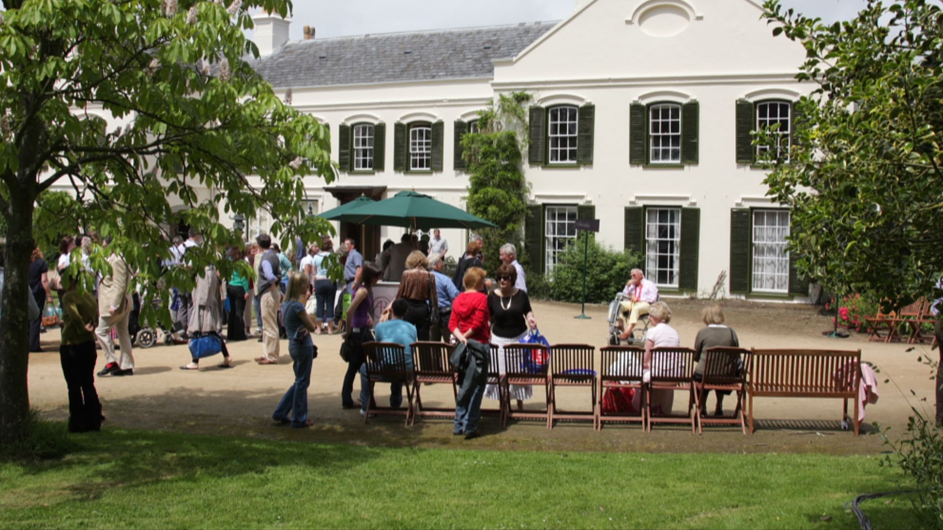 File:Samarès Manor - Antiques Roadshow.jpg