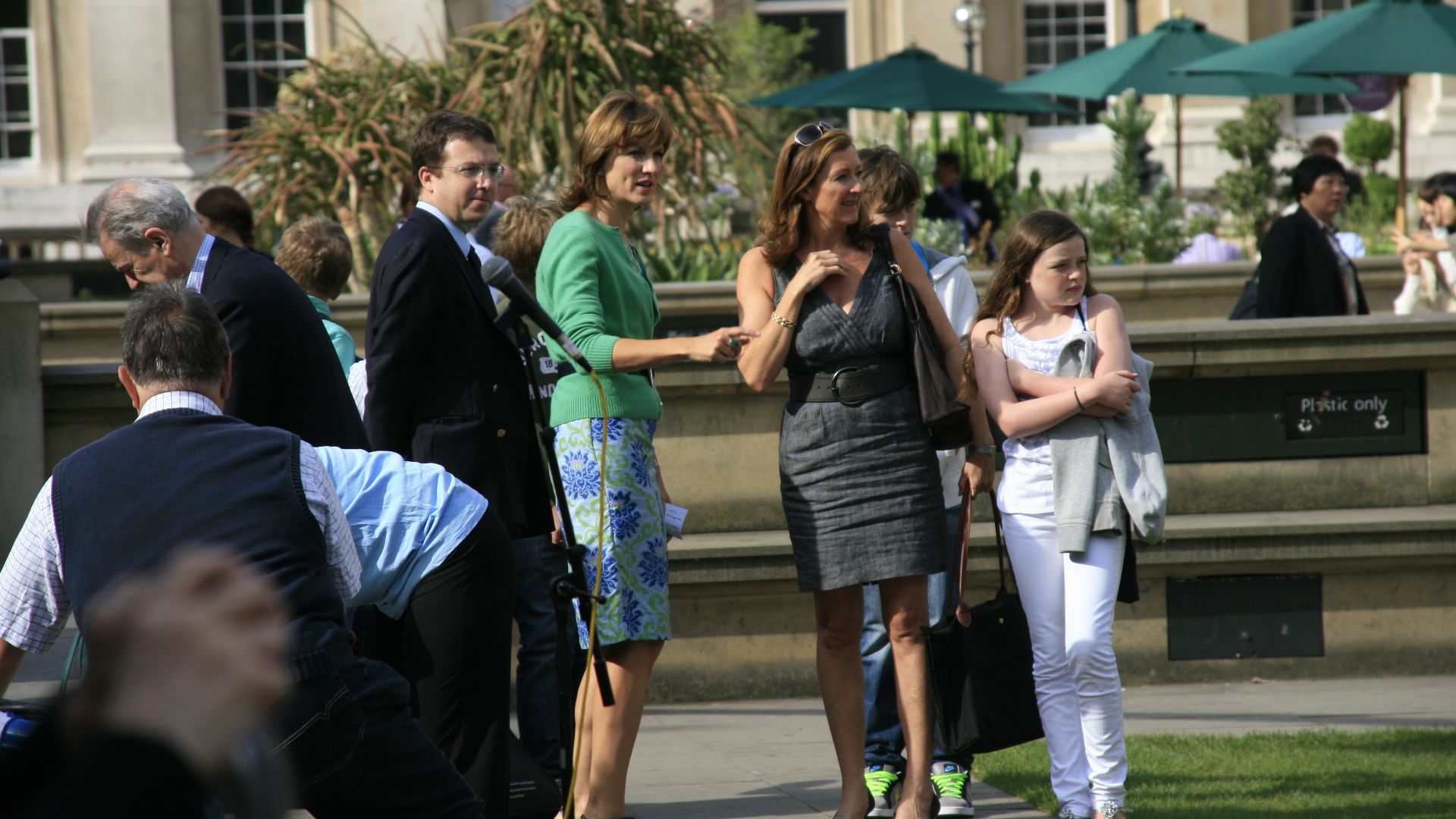 File:Fiona Bruce surveying events (4960643895).jpg
