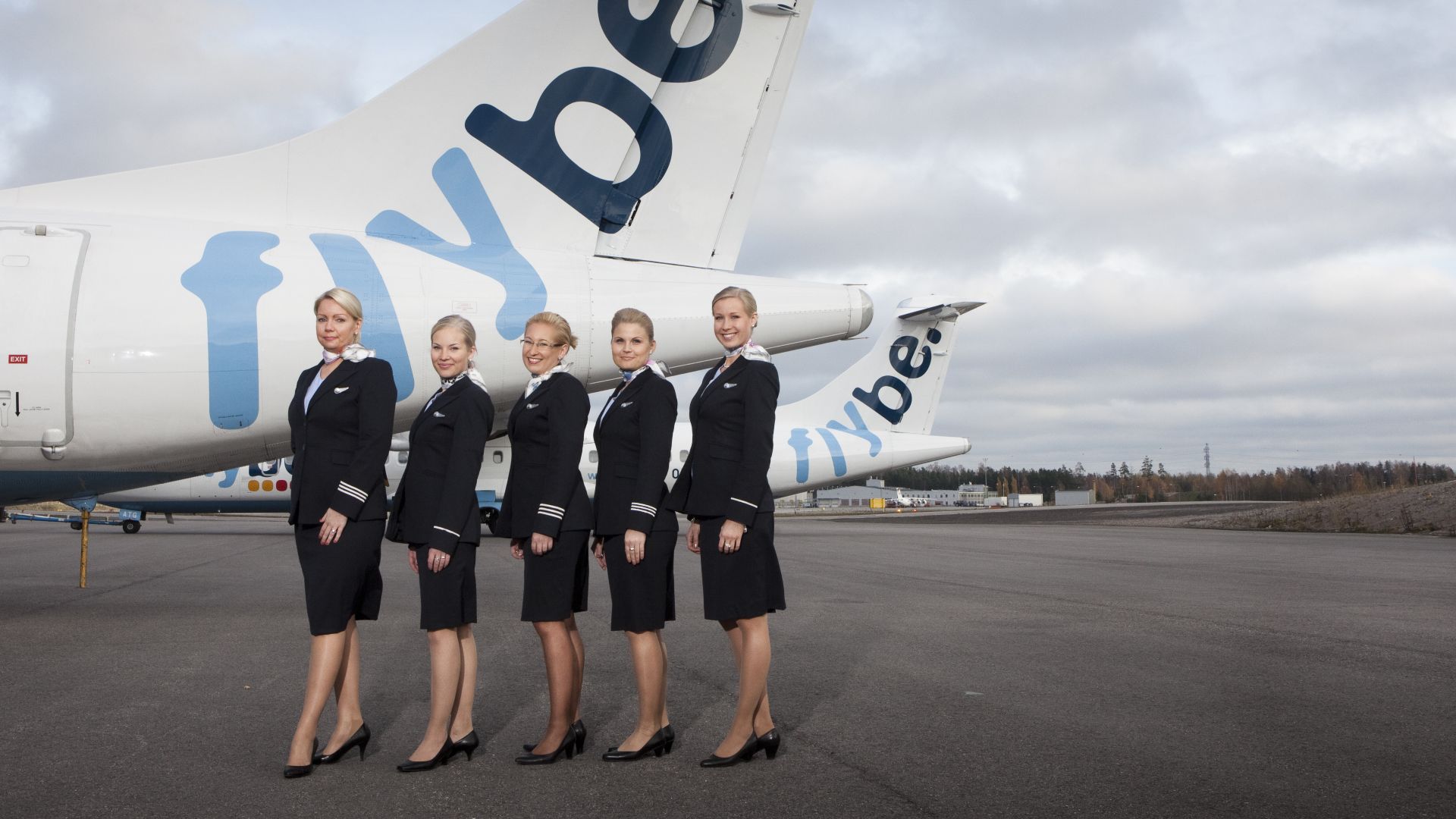 File:Flybe Nordic flight attendants.jpg