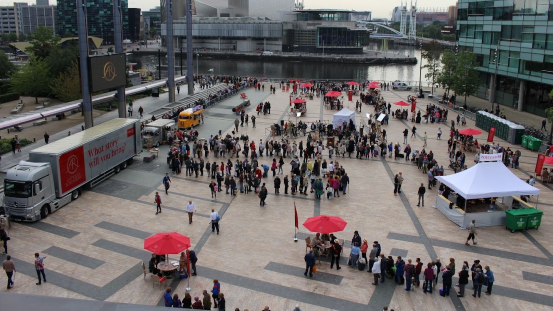 File:BBC Antiques Roadshow filming at Media City 2018.jpg