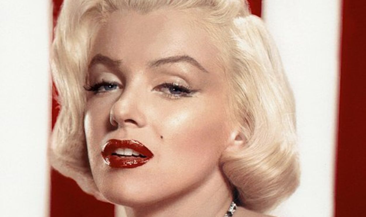 File:Marilyn Monroe, Photoplay 1953.jpg